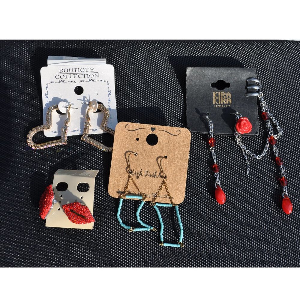 Jewelry Lot fashion Earrings 4 pcs brand new mostly all them with tags